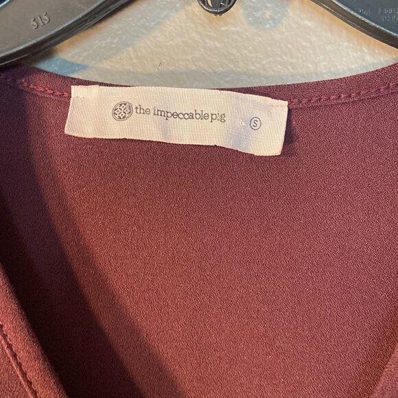 The Impeccable Pig Maroon Flare Ruffle Sleeve Shift Dress Size Small - Picture 2 of 6